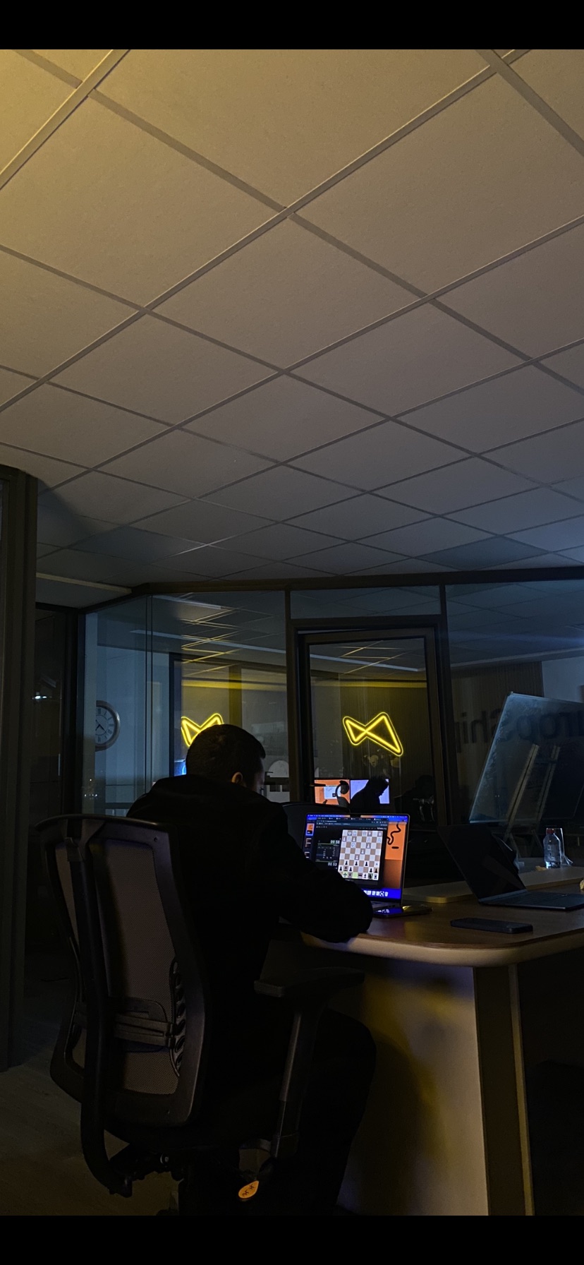 Aassim El Kihel working late at the Ecomvestors HQ